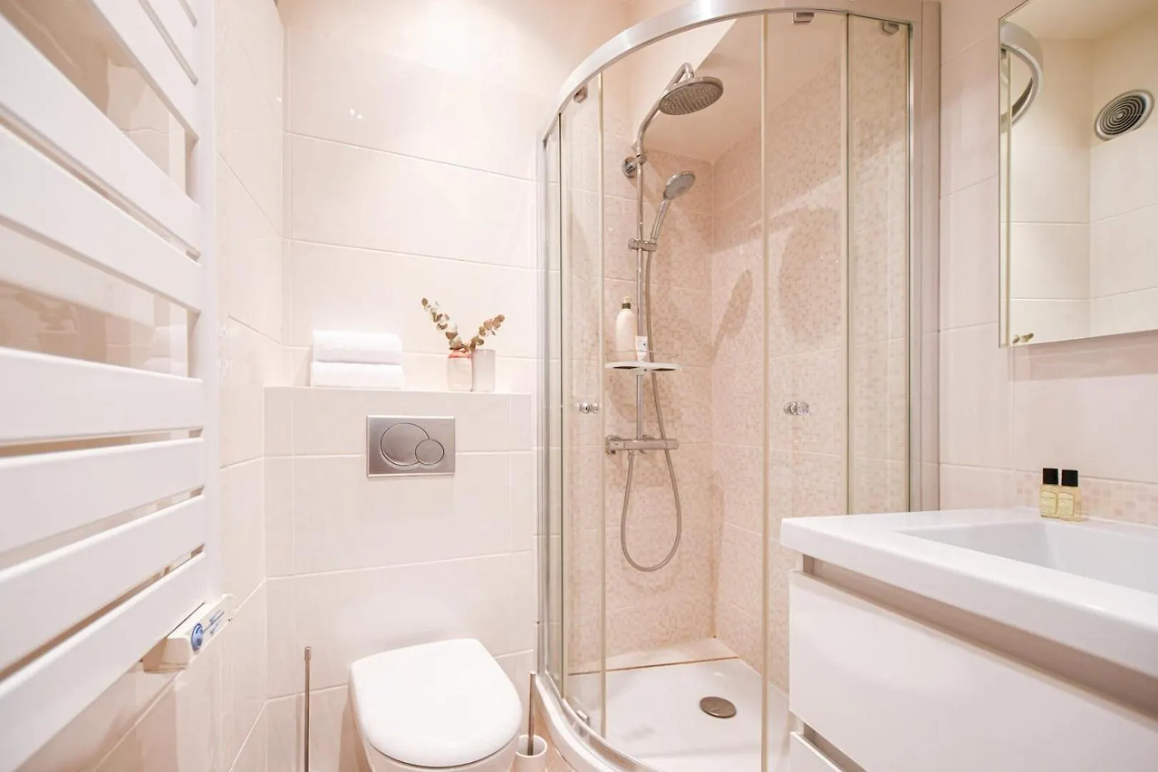Guestready - Charm An Comfort In Epinettes Paris Apartment