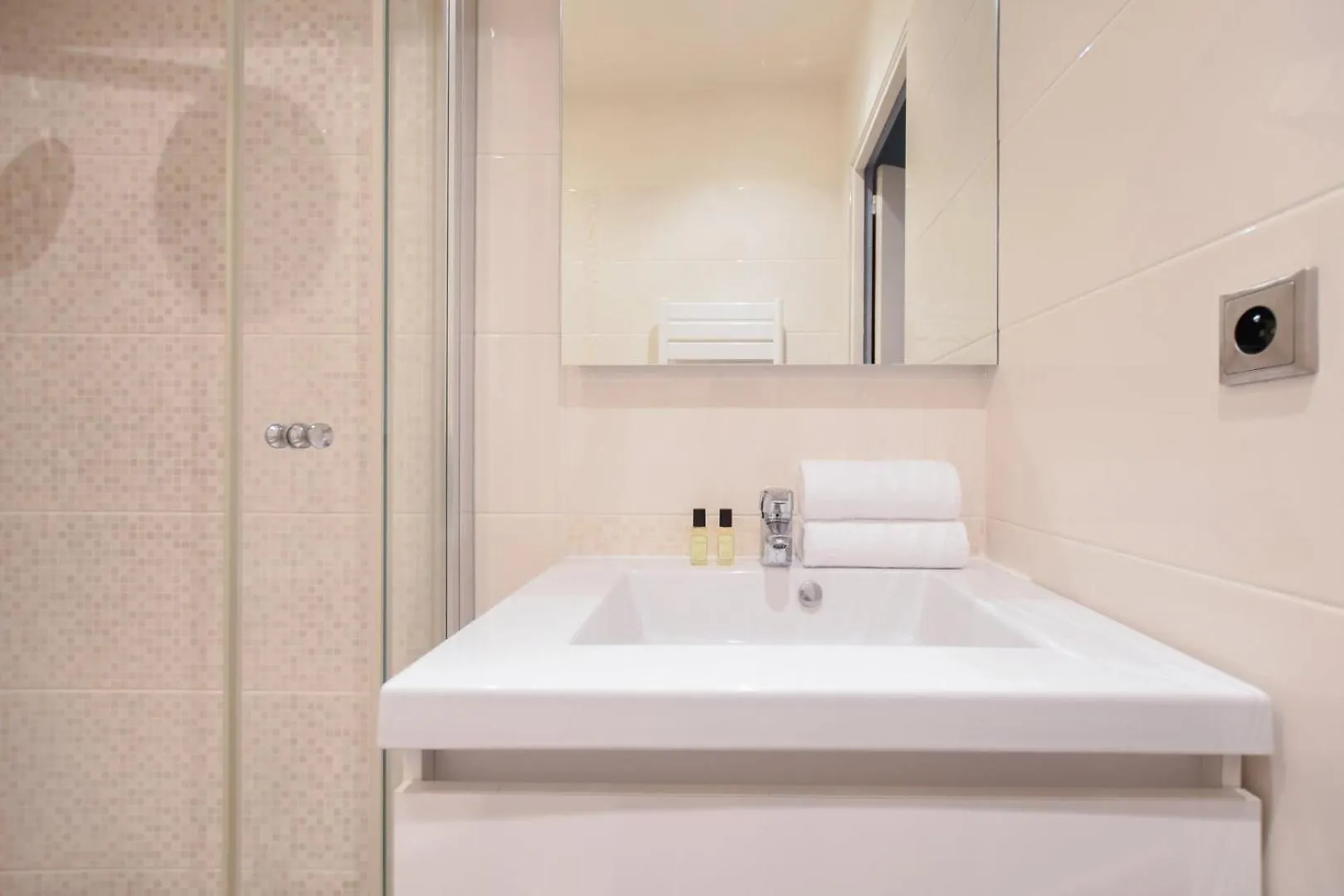 Guestready - Charm An Comfort In Epinettes Paris 0*,